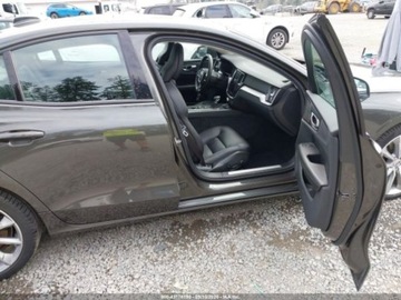 Volvo S60 III 2019 Volvo S60 T6 momentum 2.0 Benzyna 316KM, zdjęcie 9