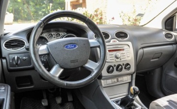 Ford Focus II Coupe-Cabriolet 1.6 Duratec 16V 100KM 2009 Ford Focus 1,6 Salon PL Lift 20092010 r. 1.6 Benzyna 100KM, zdjęcie 8