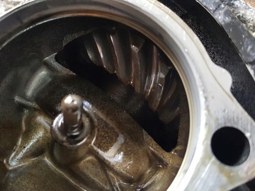 HONDA VF 750 V45 SUPER MAGNA PRZEKŁADNIA KĄTOWA