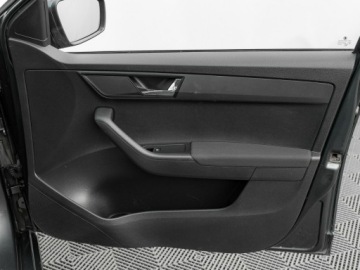 Skoda Fabia III Kombi Facelifting 1.0 TSI 95KM 2021 Škoda Fabia Skoda Fabia WD9758P#1.0 TSI Ambition, zdjęcie 31