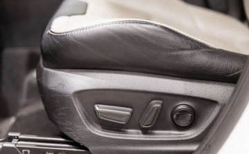 Toyota C-HR I Crossover Facelifting 2.0 Hybrid Dynamic Force 184KM 2020 Toyota C-HR 2.0 Hybrid Selection 2.0 Hybryda 184KM, zdjęcie 34