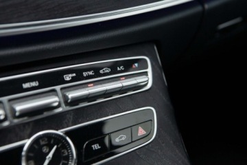 Mercedes Klasa E W213 Limuzyna 2.0 220d 194KM 2019 Mercedes-Benz Klasa E E220d 4 Matic AMG Salon Polska Autotrade Mercedes, zdjęcie 31