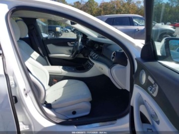 Mercedes Klasa E W213 2021 Mercedes-Benz Klasa E 350 4Matic 2021 2.0 Benzyna 255KM, zdjęcie 9