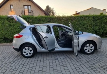 Renault Megane II Sedan 1.6 16V 110KM 2009 Renault Megane Renault Megane Renault Megane 1.6I 110PS Zadbane 1.6 Benzyna, zdjęcie 8