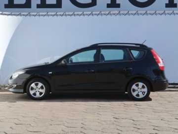 Hyundai i30 I CW Facelifting 1.4 DOHC 109KM 2011 Hyundai i30 1.4 CVVT, Klima, zdjęcie 2