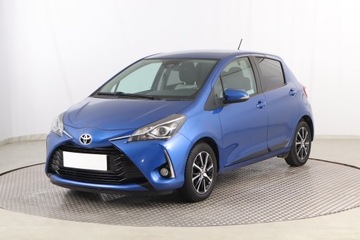 Toyota Yaris III Hatchback 5d Facelifting 2017 1.5 Dual VVT-iE 111KM 2018 Toyota Yaris 1.5 Dual VVT-i, Salon Polska, zdjęcie 1