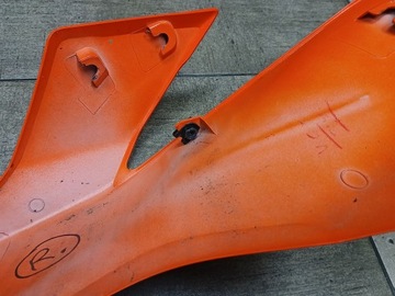 Обтекатель боковой правый, крышка радиатора KTM Duke 125 390 2017-2023