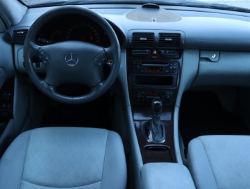 Mercedes Klasa C W203 Sedan W203 2.1 (C 220 CDI) 143KM 2001 Mercedes C C 220 CDI , Salon Polska, Automat, HAK, zdjęcie 6