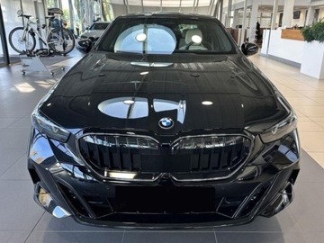 BMW Seria 5 G90-91 Touring 2.0 520d 197KM 2025 BMW Seria 5 520d xDrive Sport Sedan 2.0 (197KM) 2025, zdjęcie 3