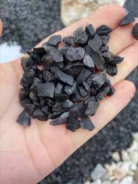 Posadzki betonowe szlifowane grys czarny 4-8 mm kruszywo kamienny dywan