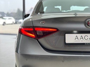 Alfa Romeo Giulia II Sedan Facelifting 2.0 Turbo 280KM 2020 Alfa Romeo Giulia Q4 Veloce / Kamera cofania / And, zdjęcie 33
