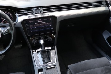 Volkswagen Passat B8 Limousine 1.8 TSI BlueMotion Technology 180KM 2018 VW Passat 1.8 TSI, Salon Polska, GAZ, Automat, zdjęcie 7