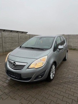 Opel Meriva II Mikrovan 1.7 CDTI ECOTEC 110KM 2013 Opel Meriva 1.7 CDTI Cosmo 110KM 2013r Niski przebieg