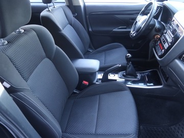 Mitsubishi Outlander III SUV Facelifting 2017 2.0 150KM 2019 Mitsubishi Outlander 2.0, Salon Polska, zdjęcie 8