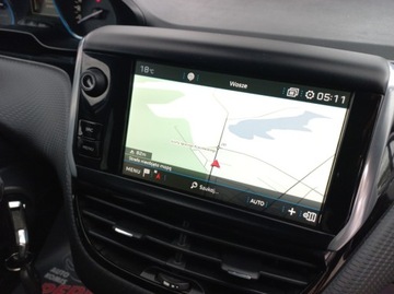 Peugeot 2008 I SUV Facelifting 1.2 PureTech 110KM 2017 Peugeot 2008 Navi Klimatronik Sensor Alu PDC 1.2 Benzyna 110KM, zdjęcie 13