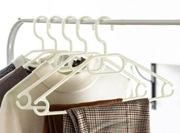 WIESZAK UBRANIOWY ODZIEŻOWY OBROTOWE 25SZ BIAŁY