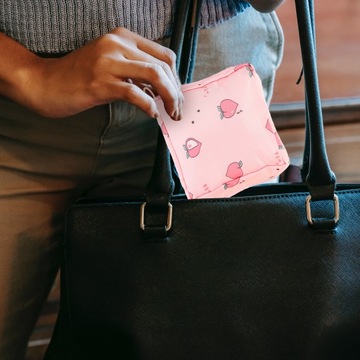 Сумка для хранения гигиенических прокладок. Чехол на молнии.