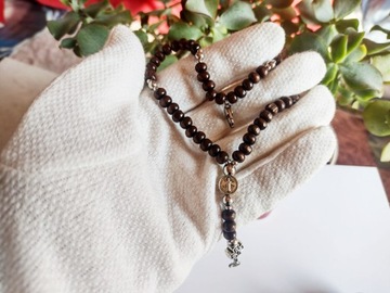 Bransoletka RÓŻANIEC na rękę CAŁY PEŁNY Drewniane koraliki św.Benedykt 171