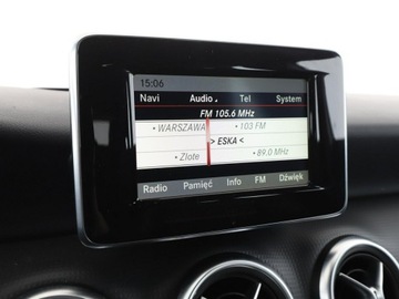 Mercedes Klasa A W176 Hatchback 5d 1.6 180 BlueEFFICIENCY 122KM 2014 Mercedes A 180 Bi-Xenon grzane fotele navi, zdjęcie 22