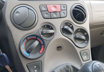 Fiat Panda II Hatchback 5d 1.2 8v 60KM 2004 Fiat Panda Active SLICZNA 1.2 8V Benzynka BOGATA WERSJA Oryginal ZADBANA S, zdjęcie 21