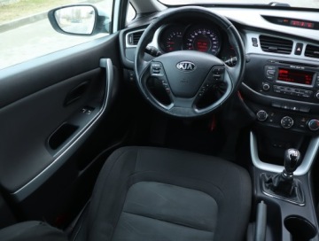 Kia Ceed II Hatchback 5d Facelifting 1.4 CRDi 90KM 2015 Kia Ceed 1.4 CRDi, Klima, zdjęcie 6