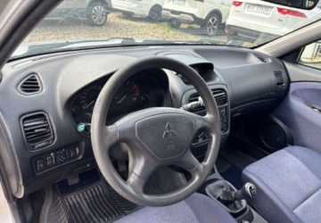 Mitsubishi Carisma Hatchback 1.9 DID 102KM 2002 Mitsubishi Carisma I rejestracja 2003 r. 1.9 Diesel 102KM, zdjęcie 10