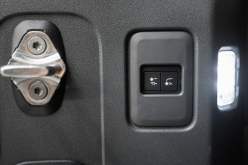 Land Rover Defender IV (L663) Hard Top 90 3.0D R6 250KM 2023 Land Rover Defender 110 3.0D 250KM. Salon PL. FV., zdjęcie 26