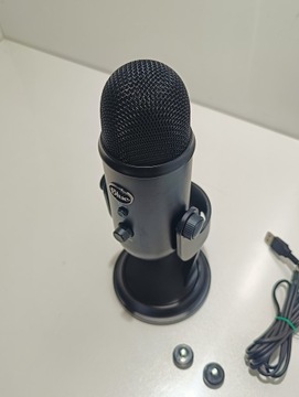 Микрофон Logitech G Blue Yeti Gaming Streaming Kit