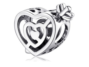 SREBRNA PRZYWIESZKA CHARMS SERCE STRZAŁA HEART
