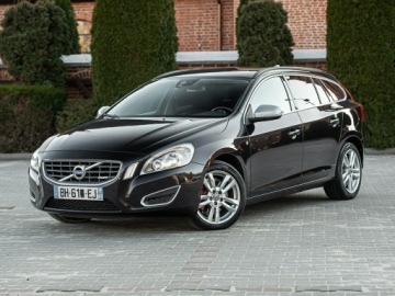Volvo V60 I Kombi 2.0 D3 163KM 2012 Volvo V60 R-Design 2.0d D4 163KM 5cylinów Manual, zdjęcie 10