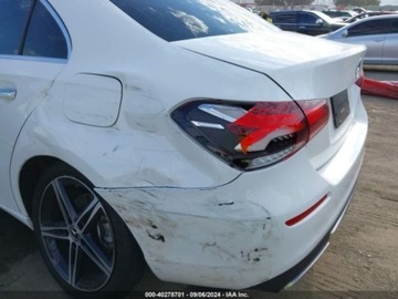 Mercedes Klasa A W177/V177 2022 Mercedes-Benz Klasa A 2022 Mercedes-Benz A-Class A 220 Sedan 2.0 Benzyna, zdjęcie 5