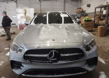 Mercedes Klasa E W213 Kombi Facelifting 2.0 E300 258KM 2021 Mercedes-Benz Klasa E 2021r., E 350 4matic, 2L, od ubezpieczalni 2.0 259KM, zdjęcie 2