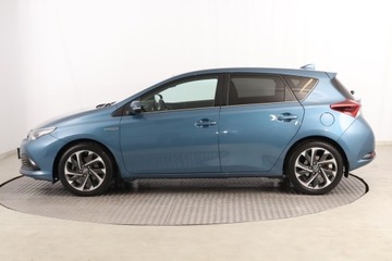 Toyota Auris II Hatchback 5d Facelifting 1.8 Hybrid 136KM 2015 Toyota Auris Hybrid, Salon Polska, Serwis ASO, zdjęcie 2