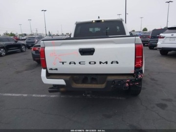 Toyota Tacoma II 2024 Toyota Tacoma Tacoma trd sport 4wd 2.4 Benzyna 278KM, zdjęcie 8