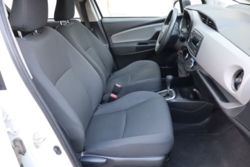 Toyota Yaris III Hatchback 5d Facelifting 2017 1.5 Hybrid 100KM 2020 Toyota Yaris 1.5 Hybrid, Salon Polska, zdjęcie 8