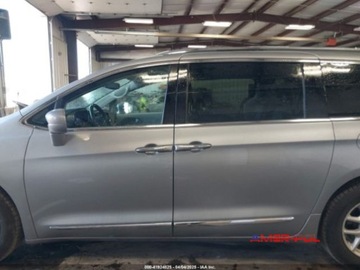 Chrysler Pacifica II 2020 Chrysler Pacifica 2020 r., 3,6L TOURING L 3.6 Benzyna 287KM, zdjęcie 14