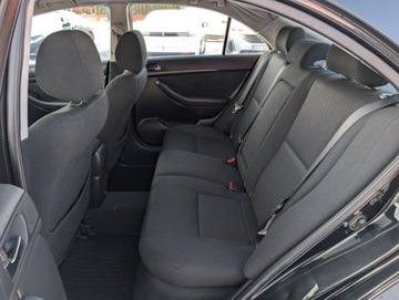 Toyota Avensis II Sedan 1.8 VVT-i 129KM 2004 Toyota Avensis 1.8 VVTI LPG Klima Tempomat Serwis Gwarancja 1.8 129KM, zdjęcie 30