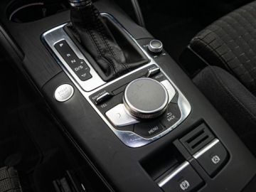 Audi A3 8V Sportback 5d Facelifting 1.5 35 TFSI 150KM 2019 AUDI A3 35 TFSI S line S tronic Hatchback 1.5 (150KM) 2019, zdjęcie 19