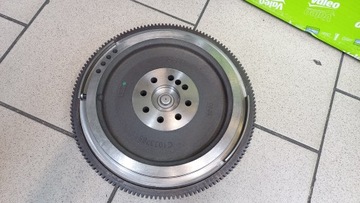 СЦЕПЛЕНИЕ + МАХОВИК VALEO MERCEDES C-CLASS W202 E-CLASS W124 1.8 2.0