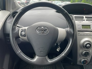 Toyota Yaris II Hatchback 3d 1.0 VVT-i 69KM 2005 Toyota Yaris 1.0 Benzyna 69KM Klimatyzacja Elektry, zdjęcie 10