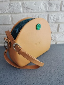 Obag Moonlight с блестящими графитовыми пуговицами на сумочке