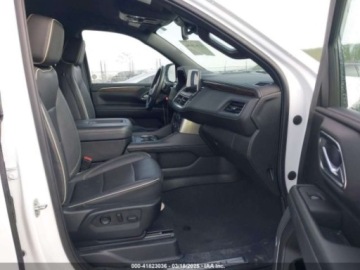 Chevrolet Suburban GMT900 2023 Chevrolet Suburban 2023r., 4x4, 5.3L 5.3 Benzyna 355KM, zdjęcie 8