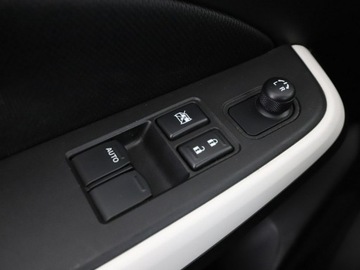 Suzuki Swift VI Hatchback 1.2 DualJet 90KM 2018 Suzuki Swift grzane fotele klima, zdjęcie 31