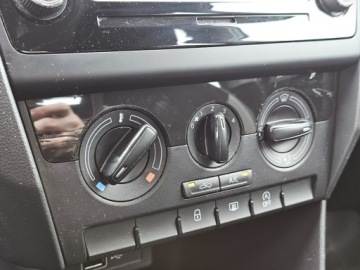 Skoda Rapid II Liftback Facelifting 1.0 TSI 110KM 2018 Škoda RAPID Skoda RAPID 1.0 TSI 110KM Ambition, zdjęcie 14