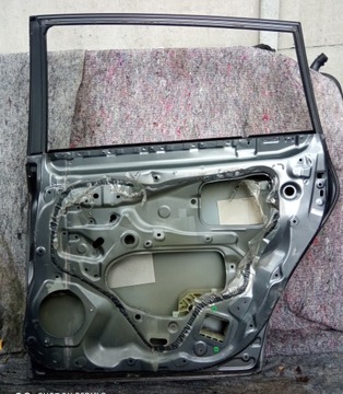 TOYOTA COROLLA VERSO 09-14 ДВЕРЬ ЗАДНЯЯ ПРАВАЯ