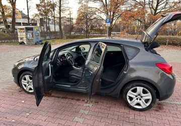 Opel Astra J GTC 1.4 Turbo ECOTEC 120KM 2013 Opel Astra 1.4B 120Ps PolSkora Klimatronik Podgrzewana kierownicafotele 1, zdjęcie 5