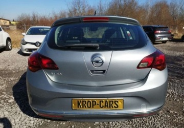 Opel Astra J Hatchback 5d 1.4 Turbo ECOTEC 120KM 2012 Opel Astra Opel Astra j 1.4 16v klima pdc kamera navi stan bdb gwarncja pr, zdjęcie 5