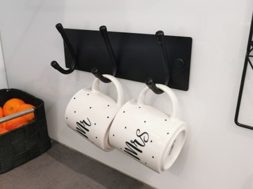 WIESZAK ŚCIENNY DO KUCHNI UCHWYT NA ŚCIERKI AKCESORIA 4 HAKI CZARNY METAL