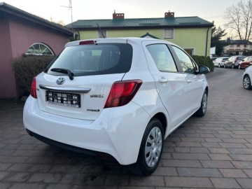 Toyota Yaris III Hatchback 5d Facelifting Hybrid 100KM 2016 Toyota Yaris hybrid-2-osobowy-Homol. ciężarowy-Automatic, zdjęcie 4