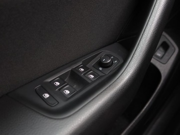 Volkswagen Passat B8 Variant Facelifting 2.0 TDI SCR 150KM 2021 VW Passat 2.0 TDI, Salon Polska, 1. Właściciel, zdjęcie 16